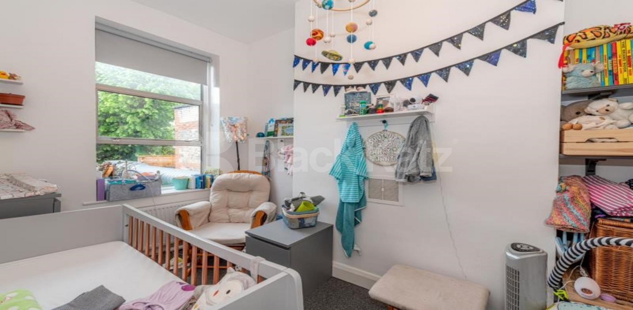 			NEW INSTRUCTION!, 2 Bedroom, 1 bath, 1 reception Flat			 Park Road, CROUCH END